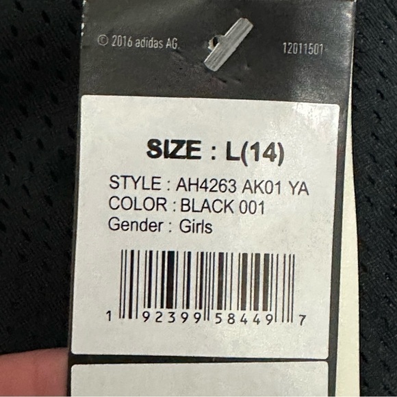 Adidas girls shorts classic New Large - Picture 5 of 5